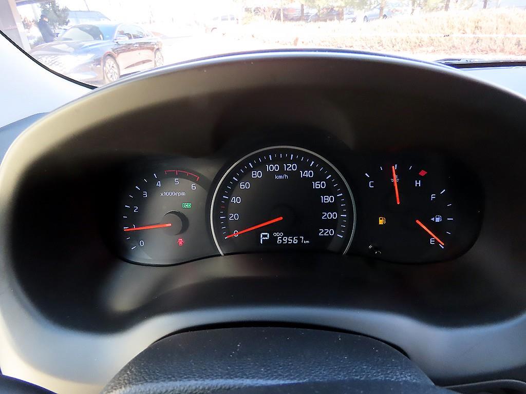 KIA Carnival - Vista 10