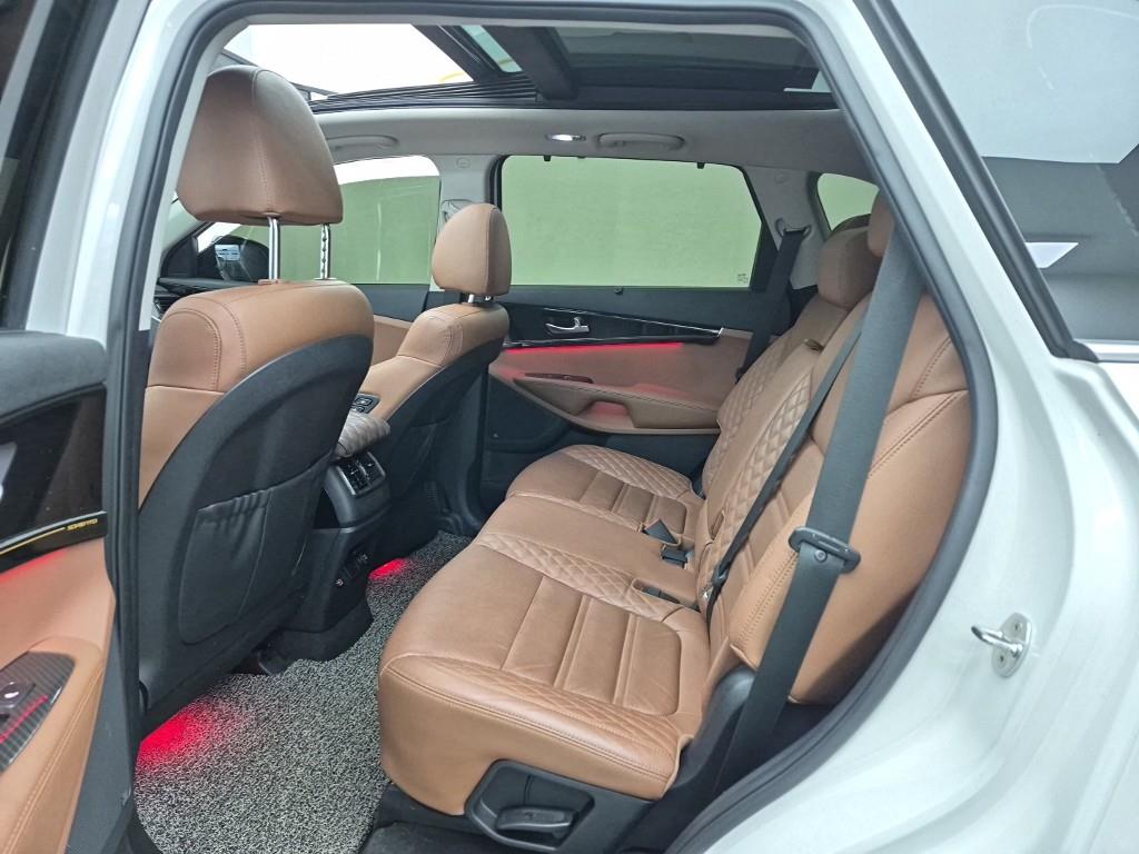 KIA Sorento - Vista 12