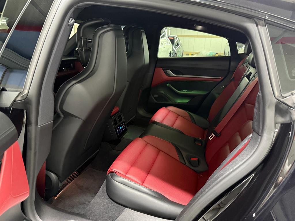 Porsche Taycan - Vista 12