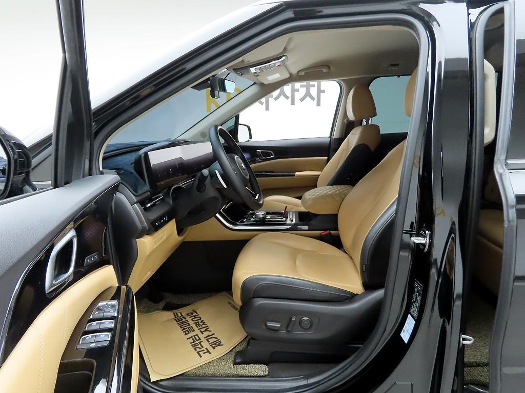 KIA Carnival - Vista 11