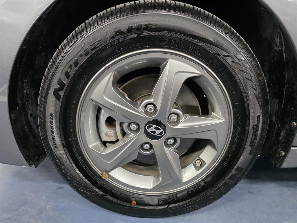 HYUNDAI Avante - Vista 8