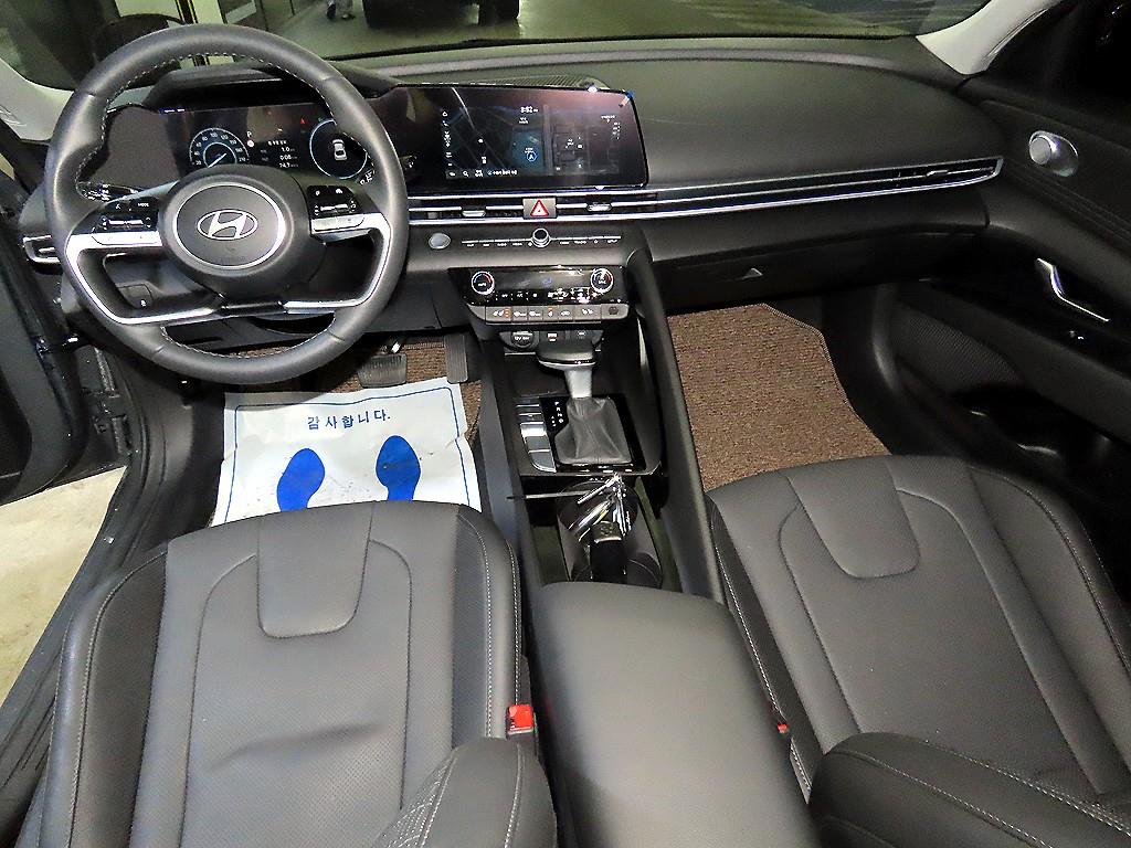 HYUNDAI Avante - Vista 10