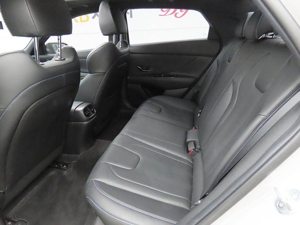 HYUNDAI Avante - Vista 8