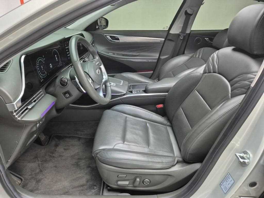 HYUNDAI Grandeur - Vista 11