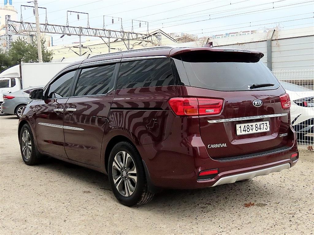 KIA Carnival - Vista 3