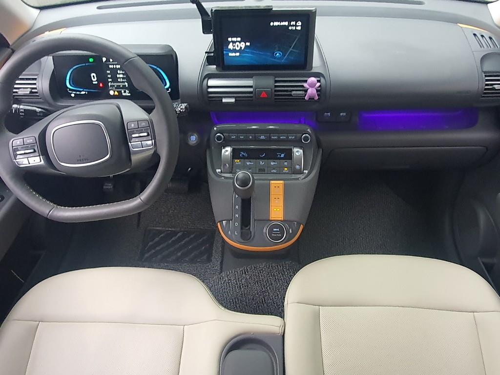 HYUNDAI Casper - Vista 9