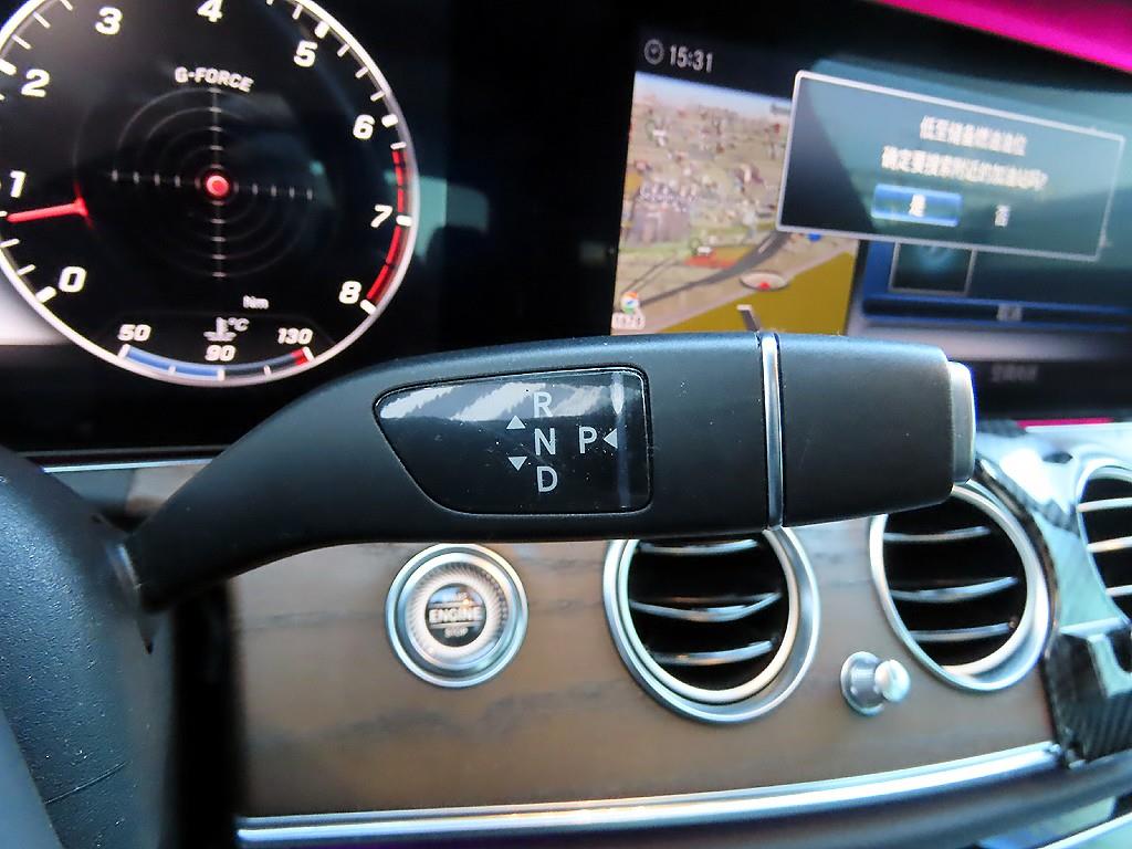 Mercedes Benz E class - Vista 11