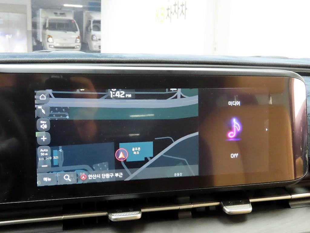 KIA Carnival - Vista 8