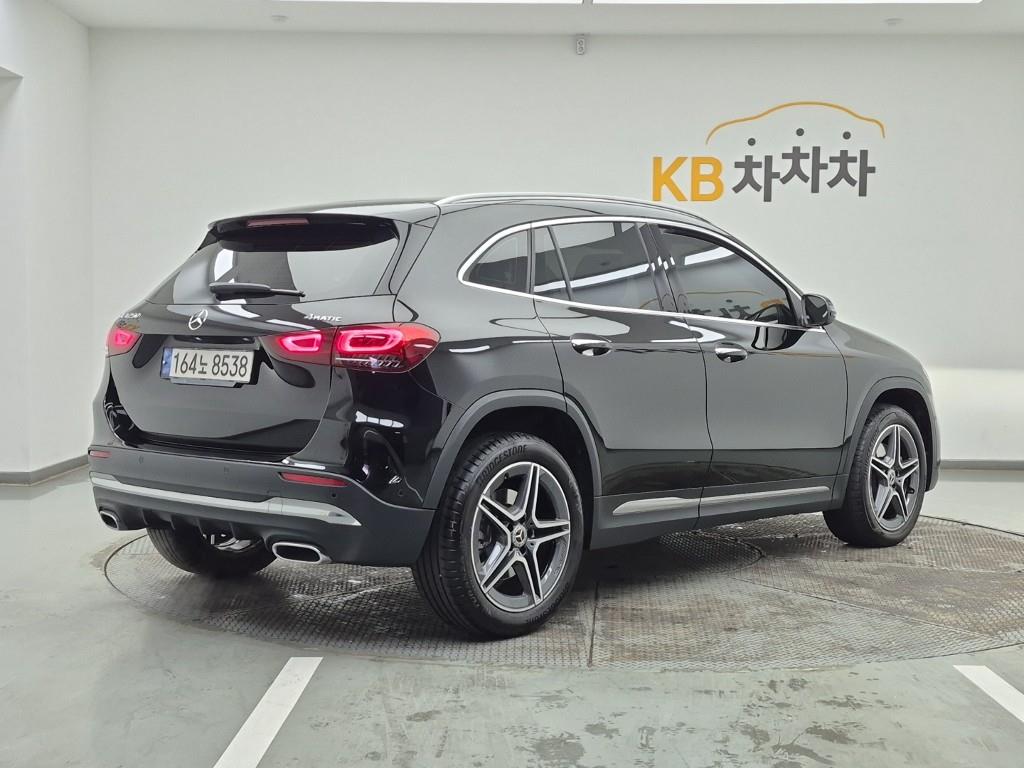 Mercedes Benz GLA Class - Vista 4