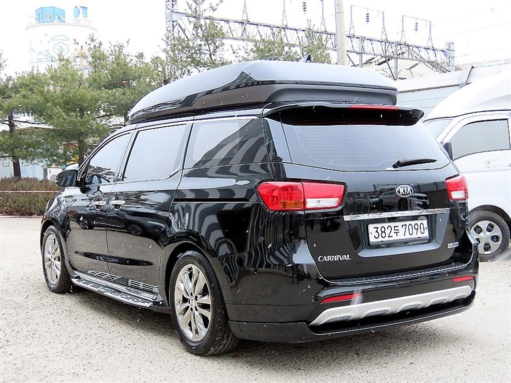 KIA Carnival - Vista 3