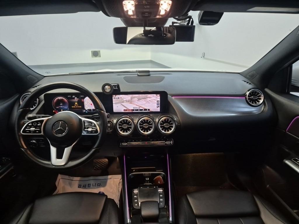 Mercedes Benz GLA Class - Vista 7