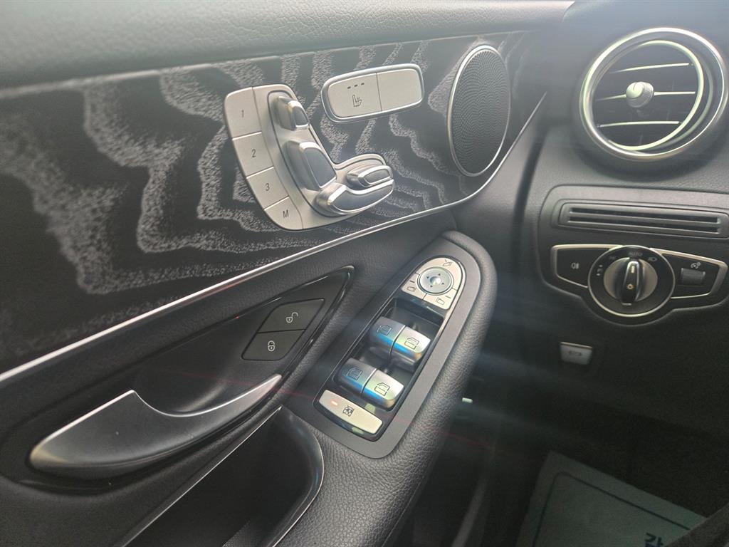 Mercedes Benz GLC Class - Vista 8