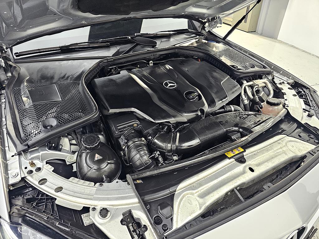 Mercedes Benz C Class - Vista 6