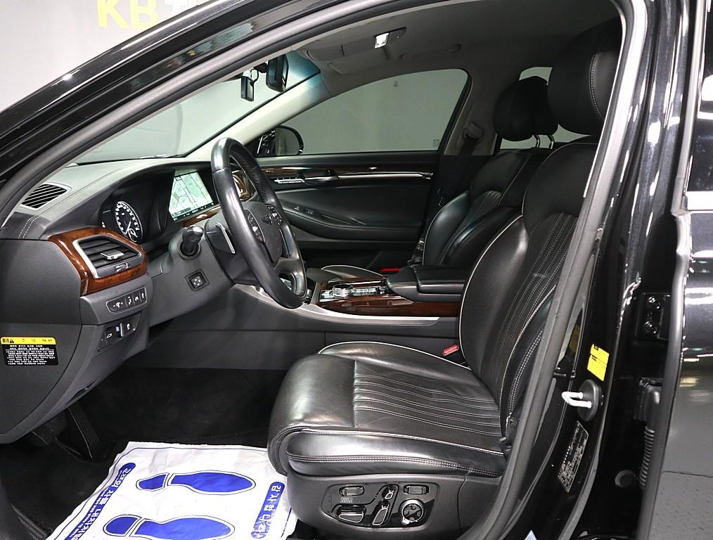 Genesis EQ900 - Vista 8