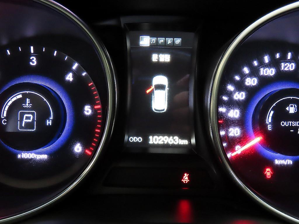 HYUNDAI Maxcruz - Vista 9