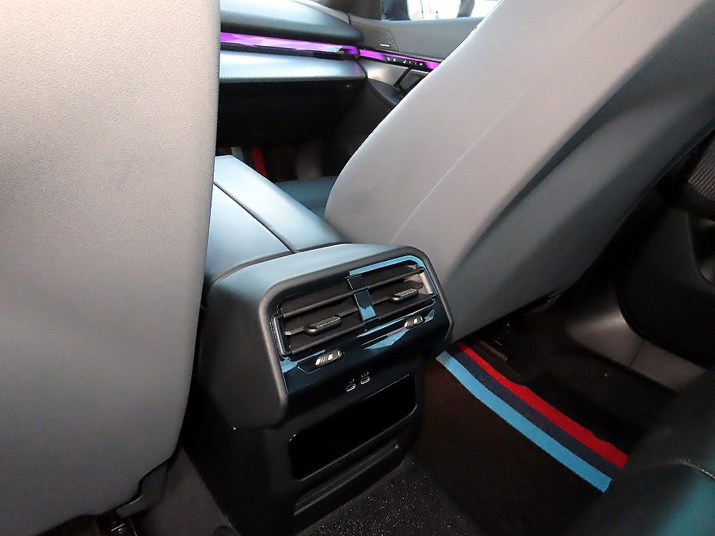 BMW 5 Series 2024 Negro - Importación desde Corea - HF Imports Iquique - Foto 16