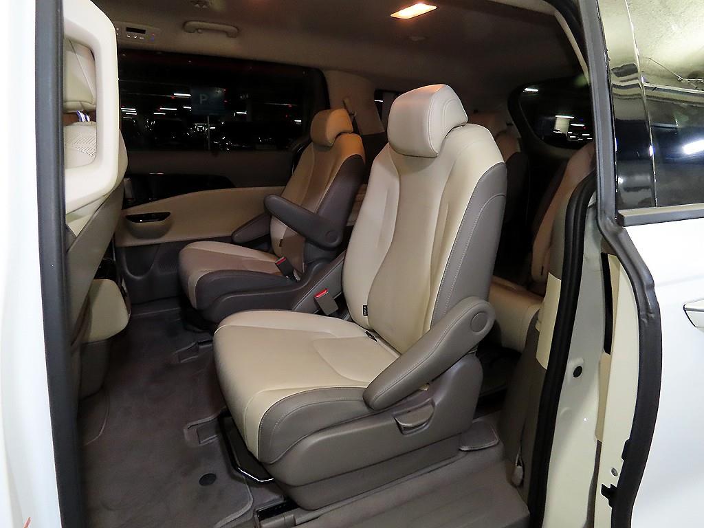 KIA Carnival - Vista 7