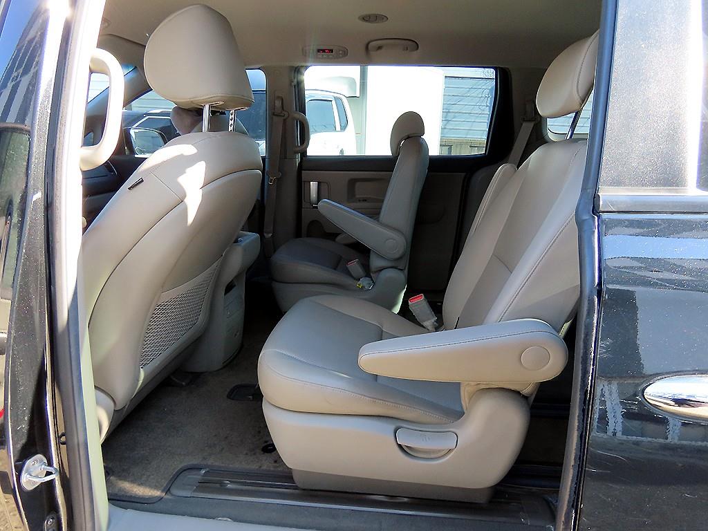 KIA Carnival - Vista 6