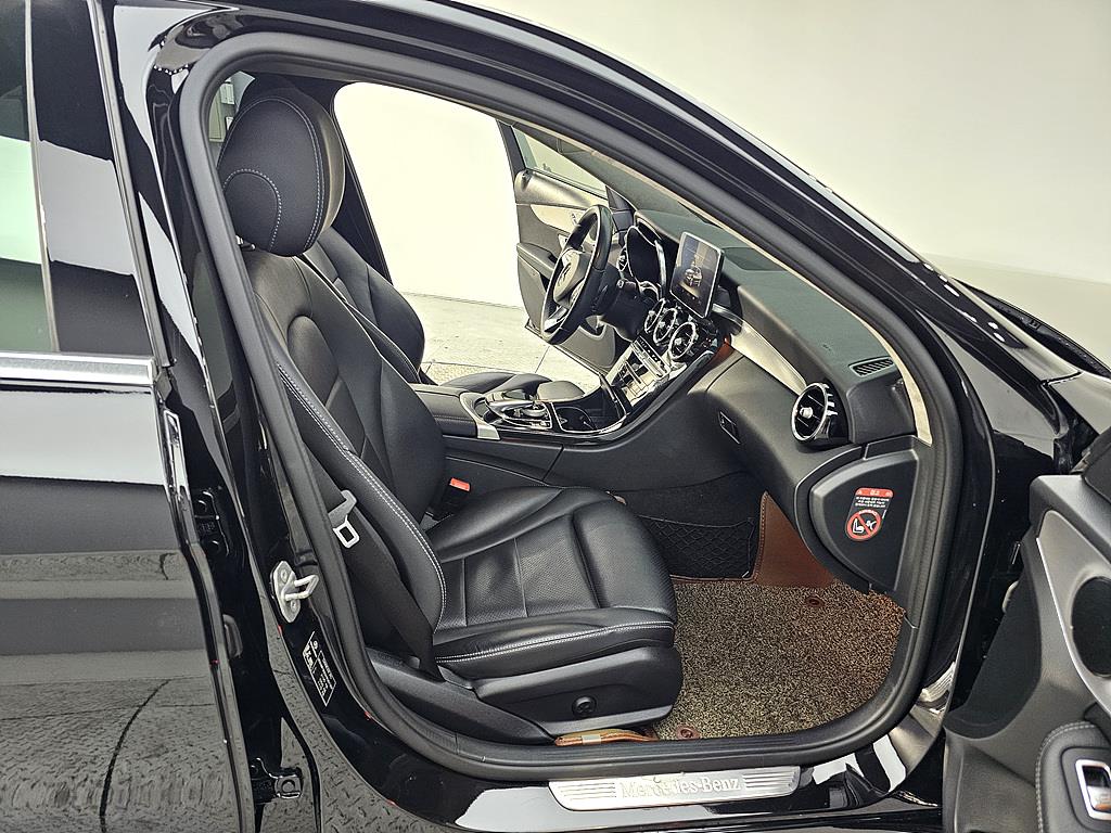 Mercedes Benz C Class - Vista 11