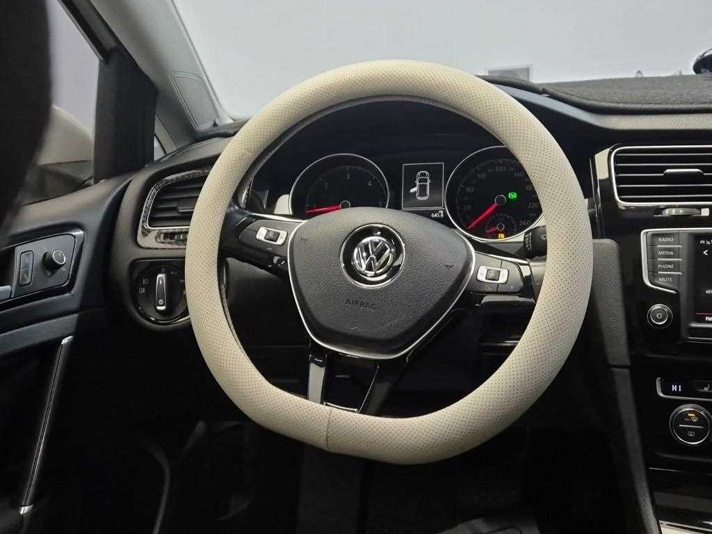 Volkswagen Golf - Vista 9