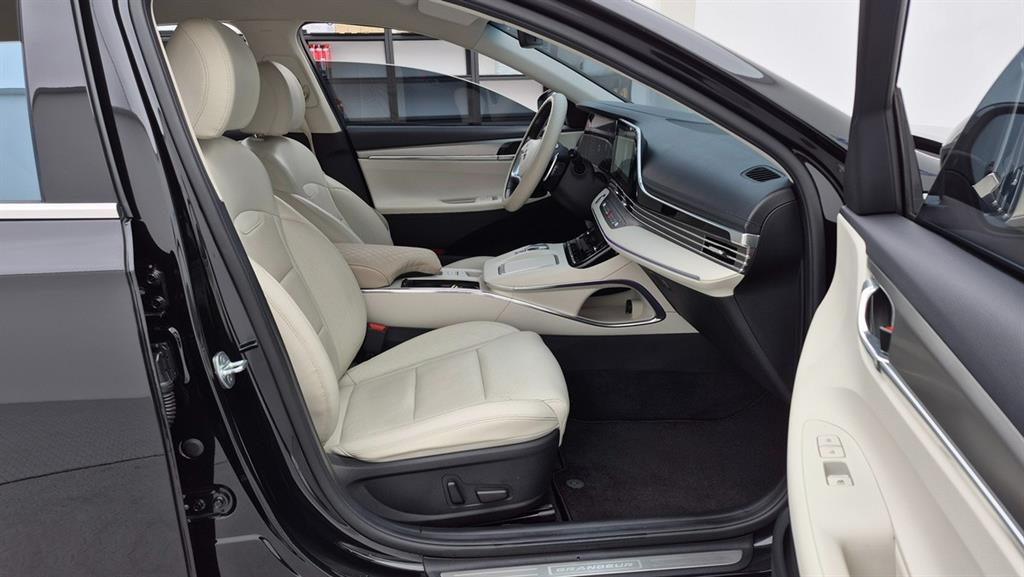 HYUNDAI Grandeur - Vista 8