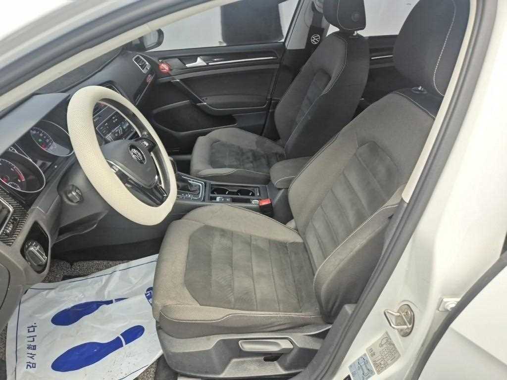 Volkswagen Golf - Vista 11