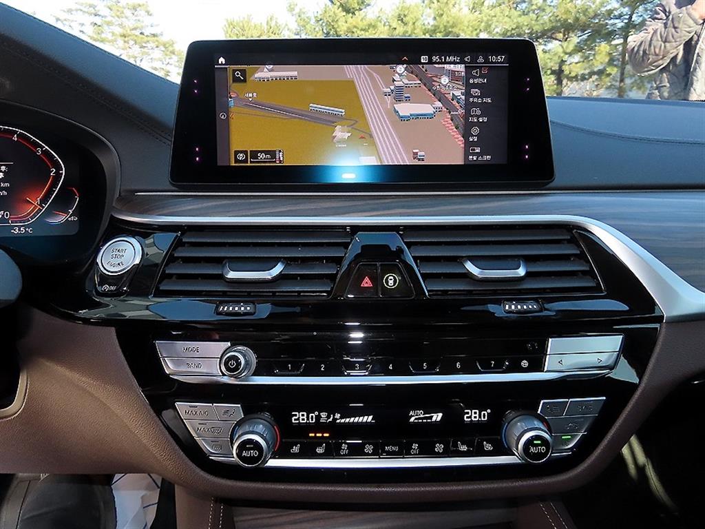 BMW 5 Series 2020 Negro - Importación desde Corea - HF Imports Iquique - Foto 13