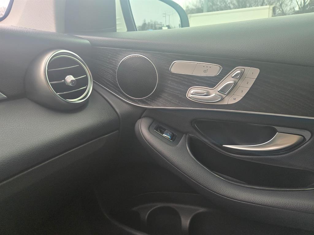 Mercedes Benz GLC Class - Vista 9