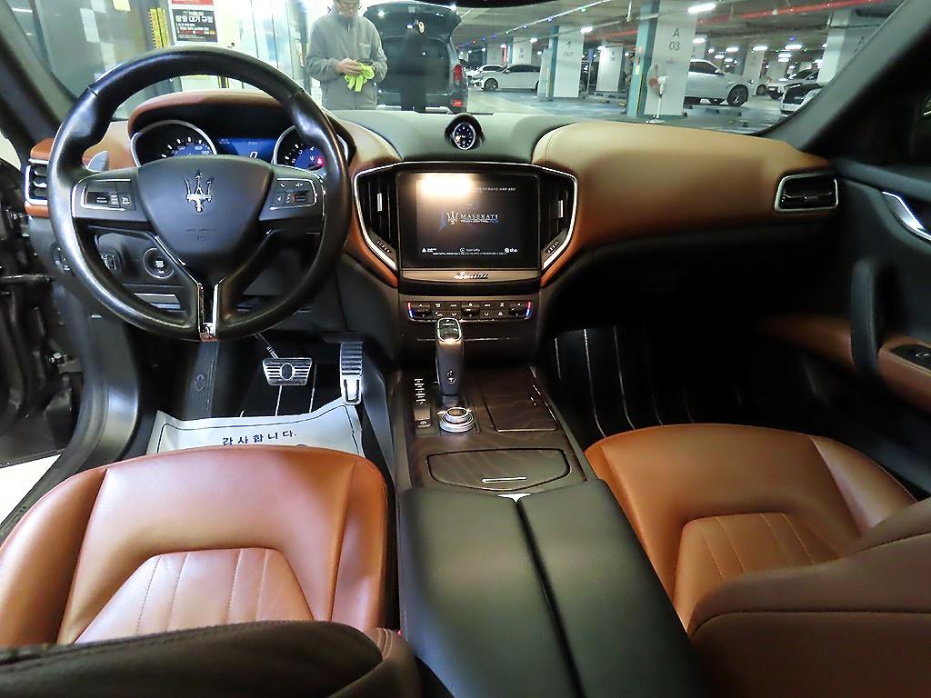 Maserati Ghibli - Vista 10