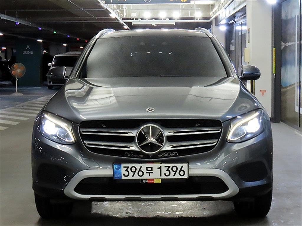 Mercedes Benz GLC Class - Vista 2
