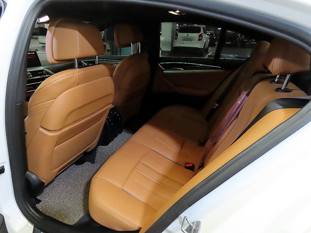 BMW 5 Series - Vista 7