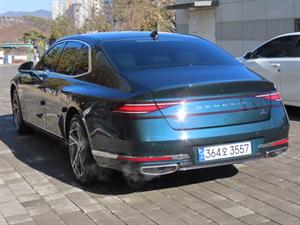 Genesis G90 - Vista 8