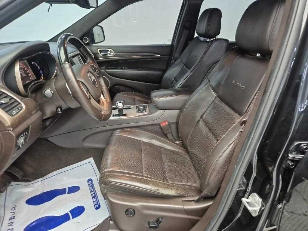 Jeep Cherokee - Vista 11