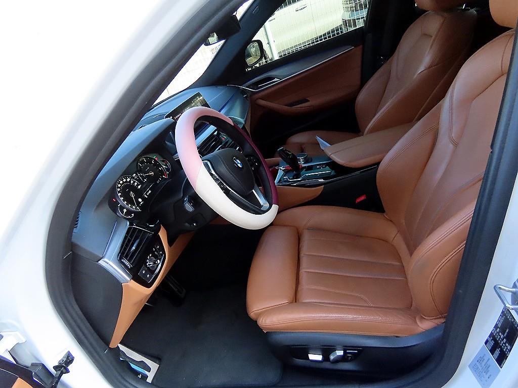 BMW 5 Series - Vista 5