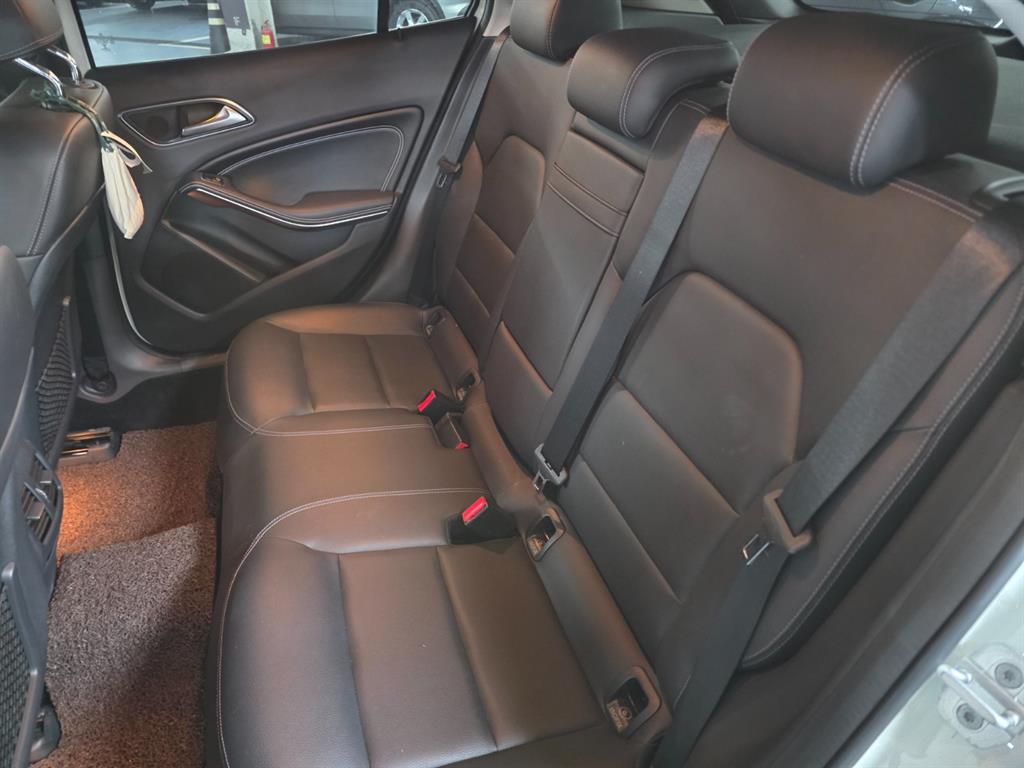 Mercedes Benz GLA Class 2017 Blanco - Importación desde Corea - HF Imports Iquique - Foto 17