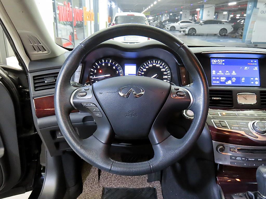 Infiniti Q - Vista 8