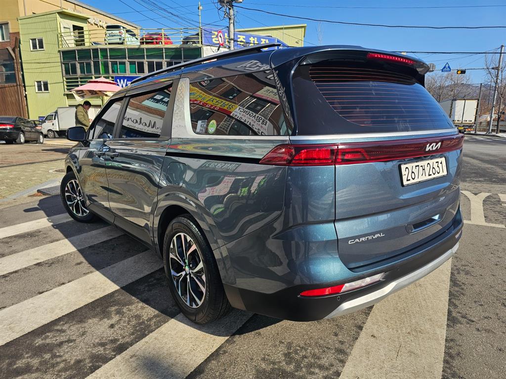 KIA Carnival - Vista 4