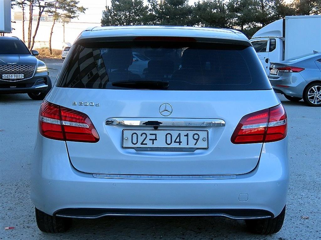 Mercedes Benz B Class (MY B) - Vista 4