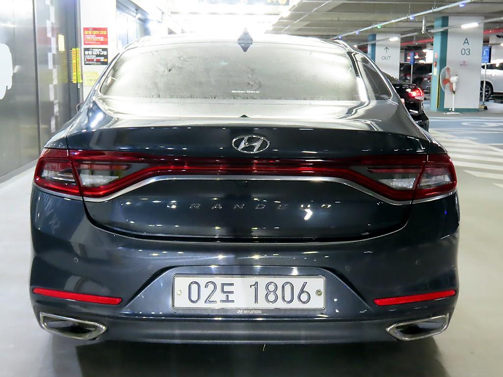 HYUNDAI Grandeur - Vista 5