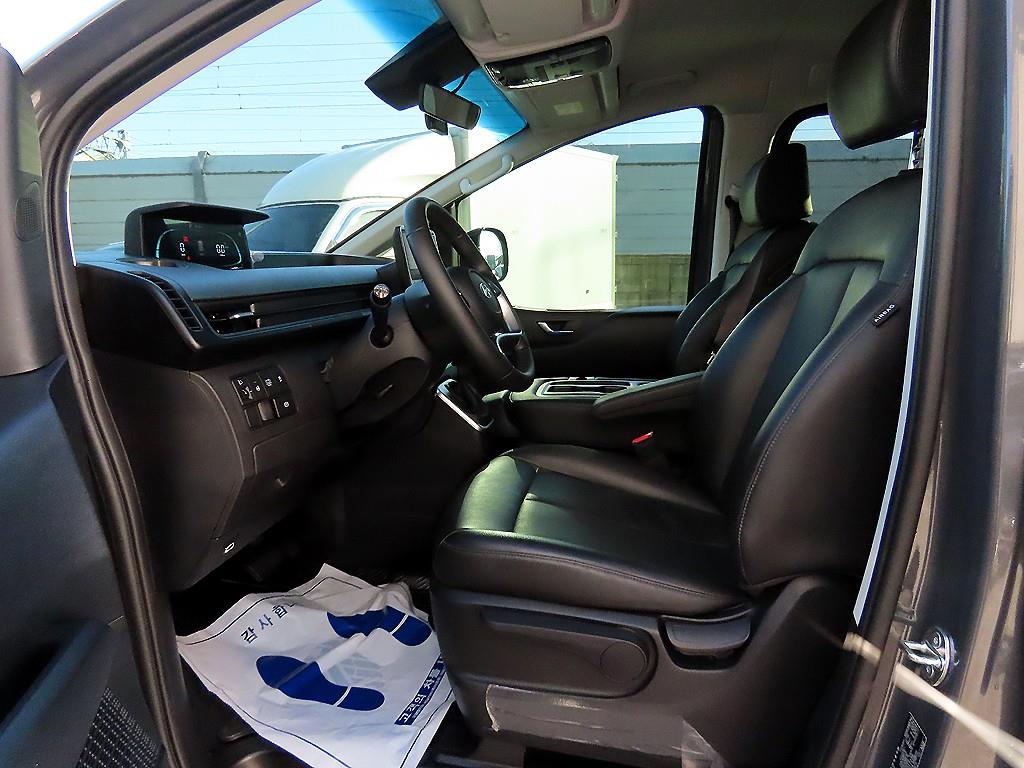 HYUNDAI Staria - Vista 5