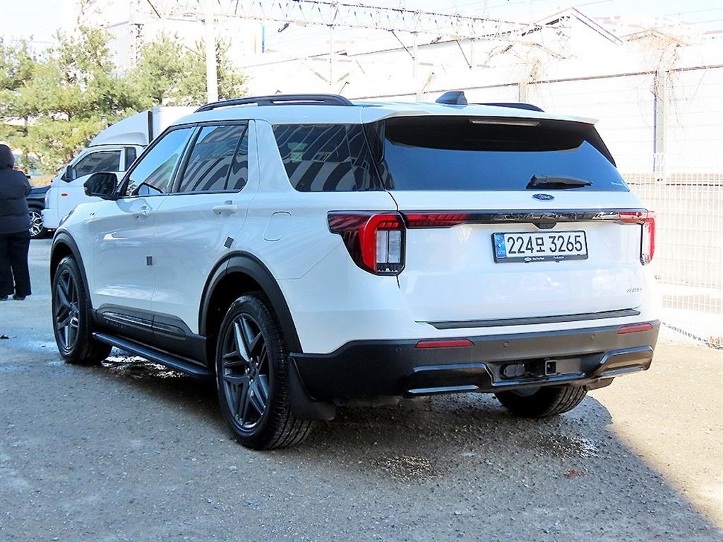 Ford Explorer - Vista 3