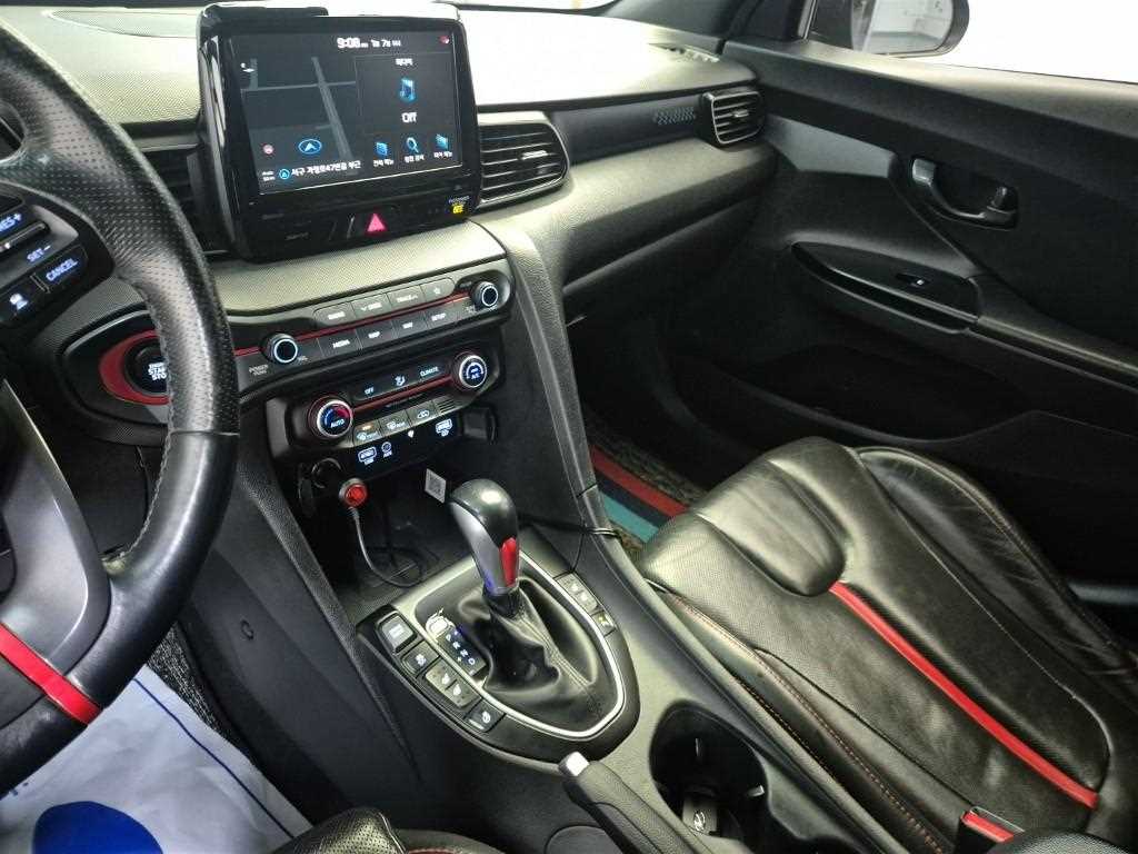 HYUNDAI Veloster - Vista 10