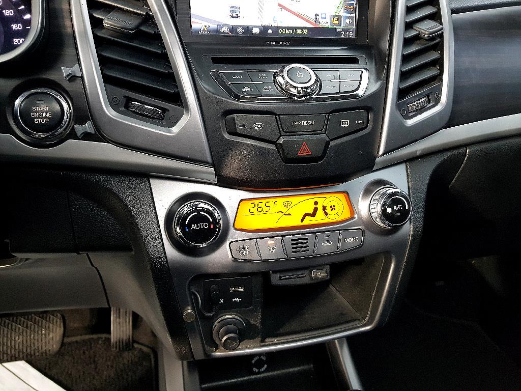 Ssangyong Korando - Vista 12