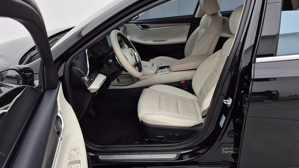 HYUNDAI Grandeur - Vista 5