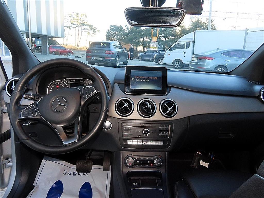 Mercedes Benz B Class (MY B) - Vista 7