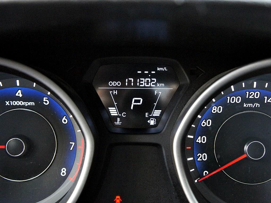 HYUNDAI Avante 2011 Gris - Importación desde Corea - HF Imports Iquique - Foto 9