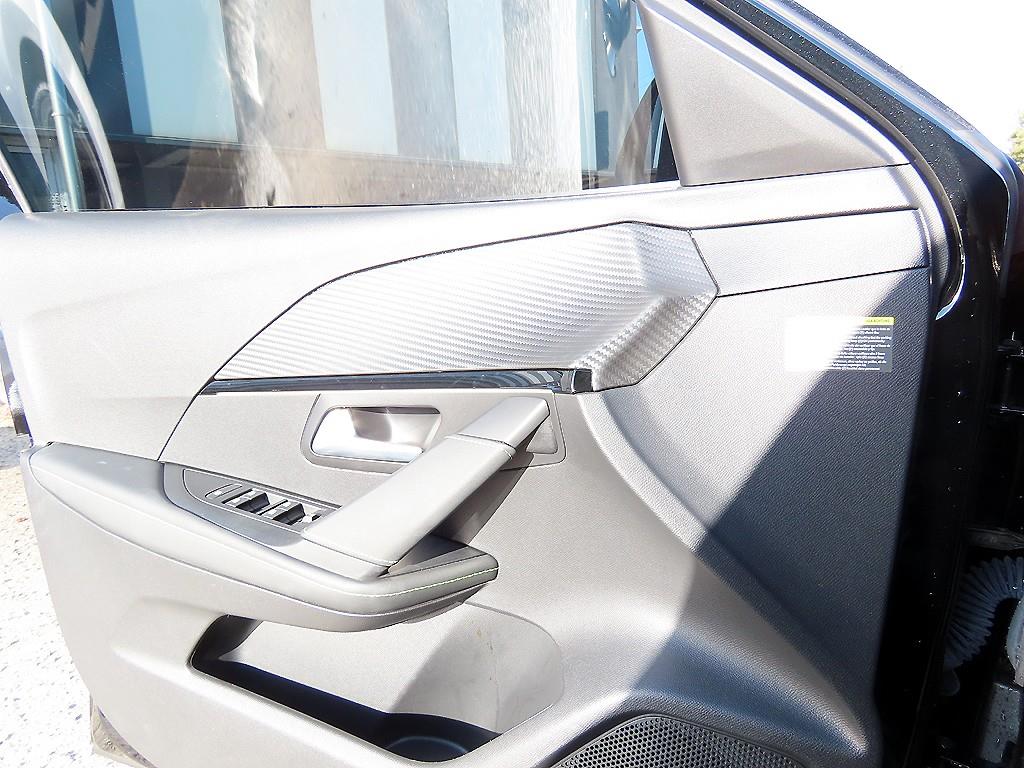 Peugeot 208 - Vista 11