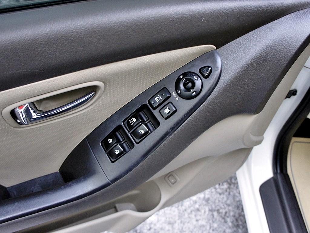 HYUNDAI Avante 2010 Blanco - Importación desde Corea - HF Imports Iquique - Foto 13