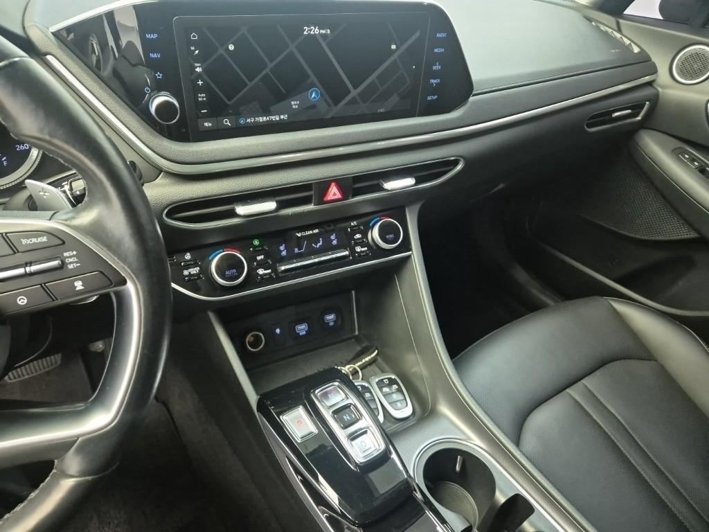 HYUNDAI Sonata - Vista 10