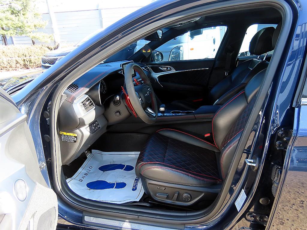 Genesis G70 - Vista 5